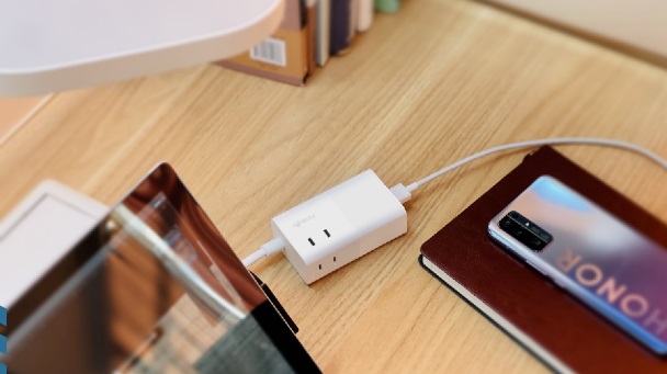 首款支持華為超級快充的公牛電源公布