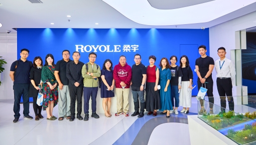 澳門科技大學到訪柔宇：柔宇的自主技術讓產品“活”了起來