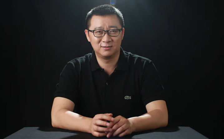 從耿樂(lè)到馬保力:同性社交軟件 Blued的魔幻2020