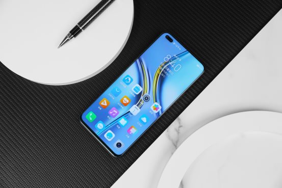 120Hz全視屏表現(xiàn)多震撼？權(quán)威媒體：直屏手機屏占比之最