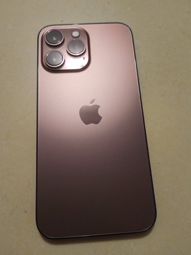 蘋果 iPhone 13 Pro 原型機/13 Pro Max 圖紙曝光：攝像頭凸起明顯，劉海更窄