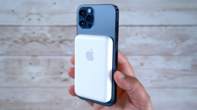 蘋果 MagSafe 外接電池新固件 2.7.b.0 發布,兼容 iPhone 12/13 系列手機