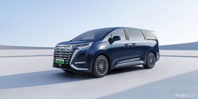 DM、EV 雙動力模式，比亞迪旗下騰勢首款高端 MPV 正式定名“D9”
